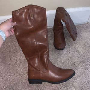 NWOT tall boots